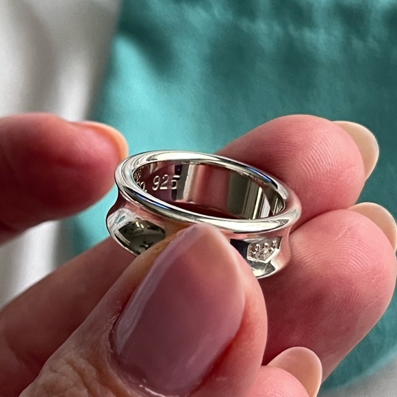 Tiffany 1837® Ring in Silver, Medium width - Picture 6 of 13